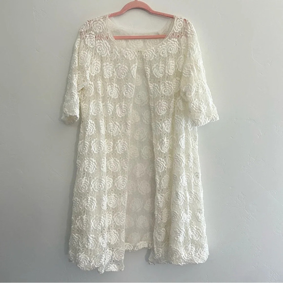 Vintage Sherelle Peignoir Robe Off White Embroidered Roses Semi Sheer Size M - Picture 1 of 16